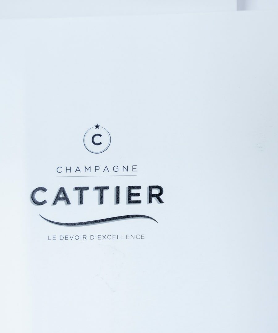 Papeterie Champagne Cattier imprimée en blanc sur blanc