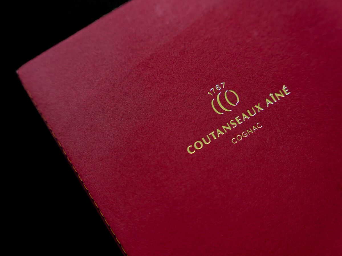 Étui rouge Coutanseaux Aîné marqué à la dorure à chaud or