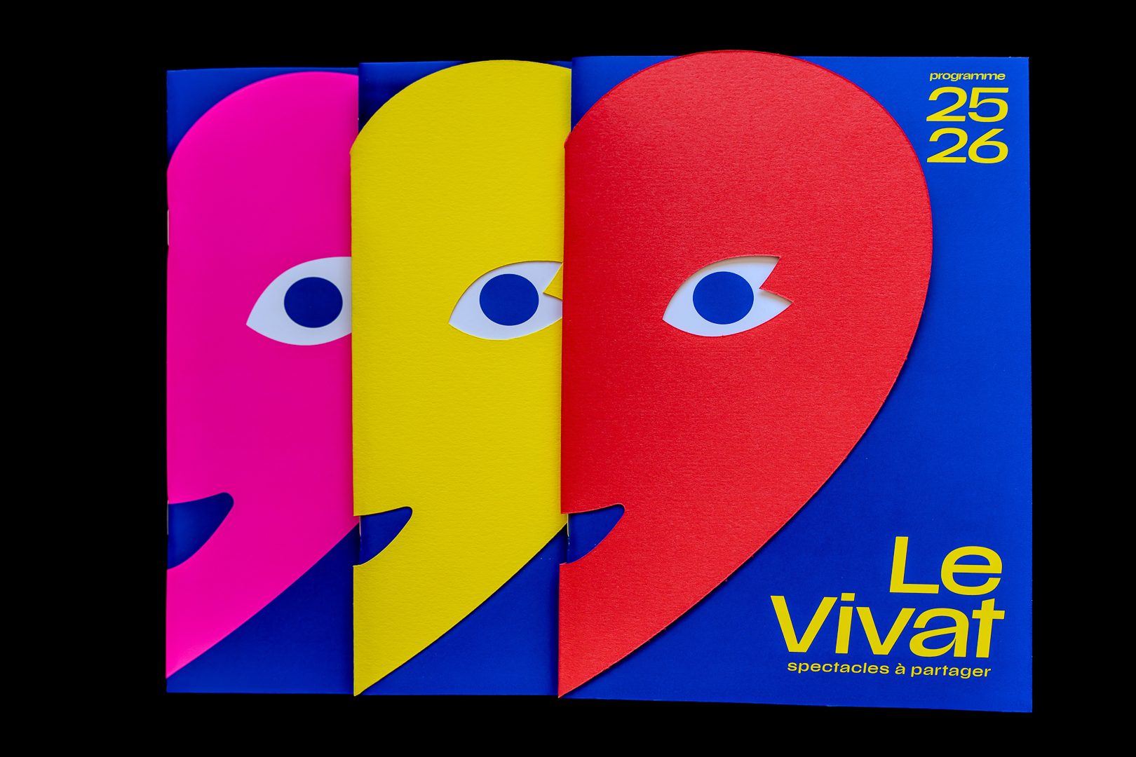 Affiches Le Vivat saison 25-26, visage en cœur cyan magenta jaune